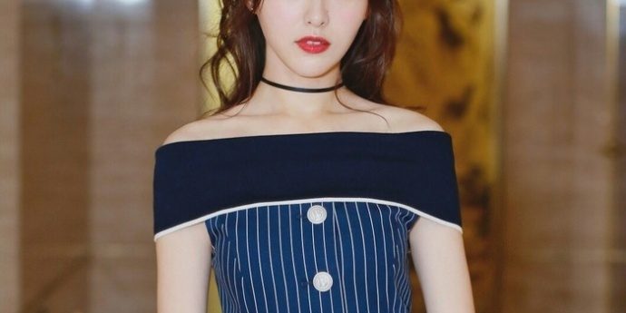 唐嫣美腿街拍图集