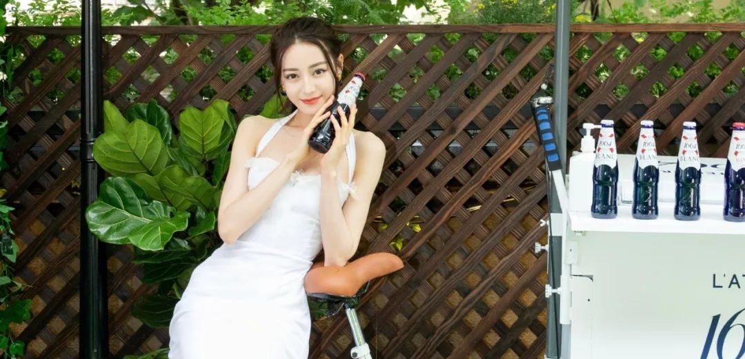 迪丽热巴美腿系列写真0211
