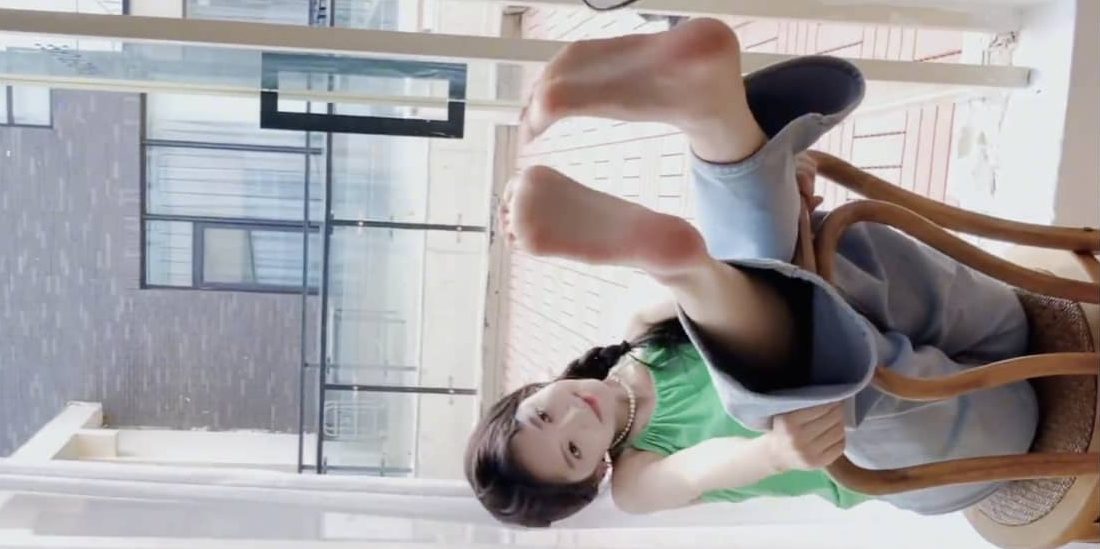 章若楠光脚丫美图合集