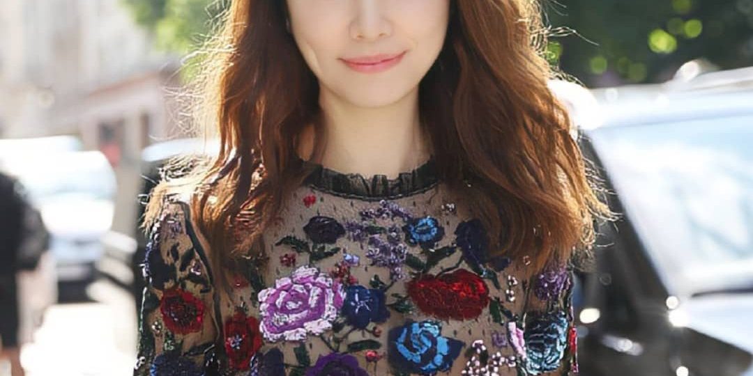 林心如，蕾丝刺绣花裙写真壁纸