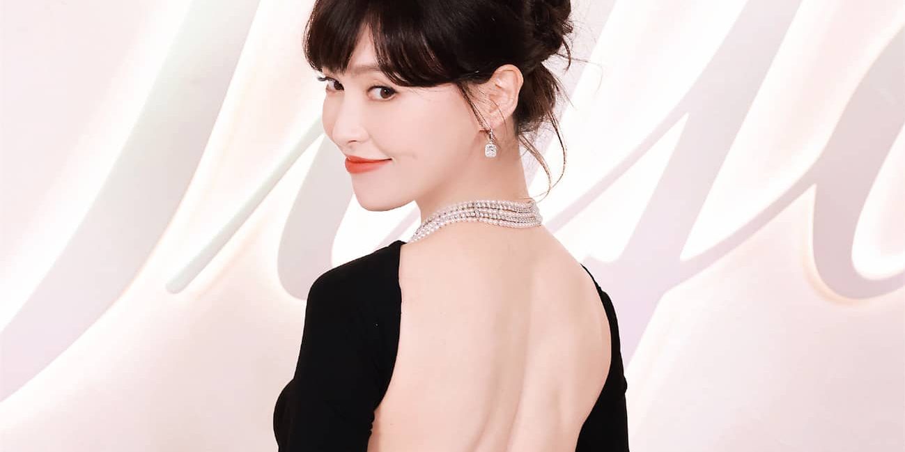 唐嫣露背装复古赫本造型