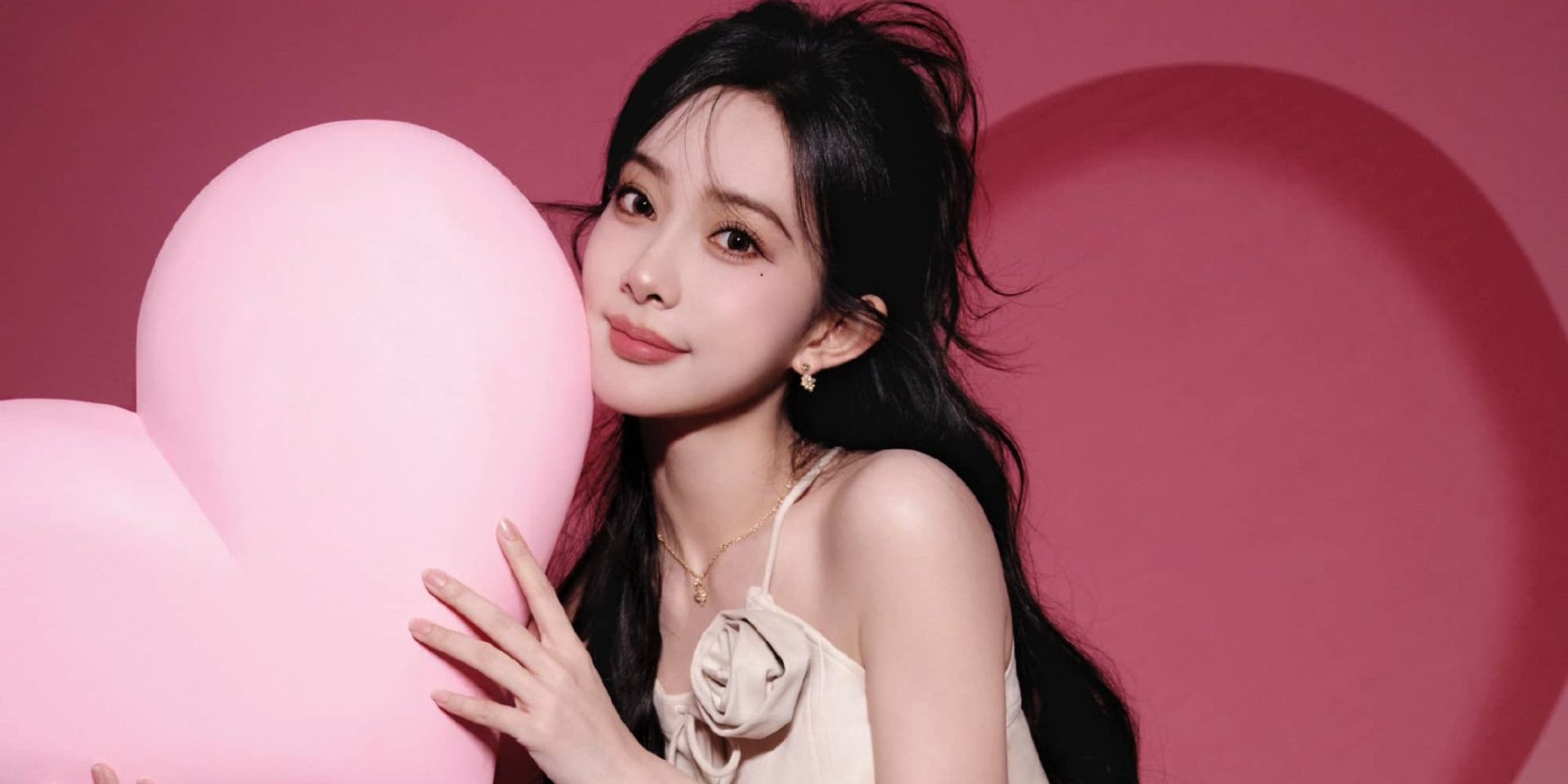 孟子义精致妆容，今日份淡粉佳人