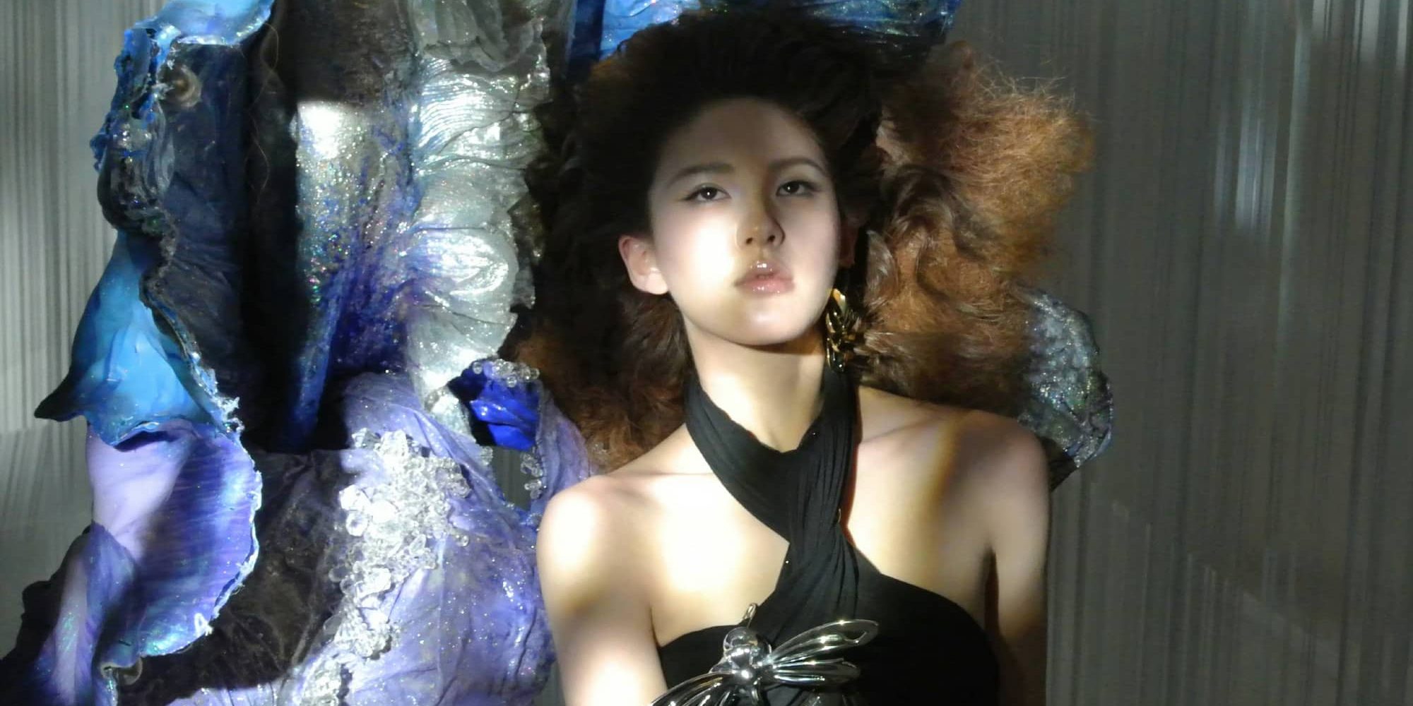 赵露思时尚COSMO11月刊封面