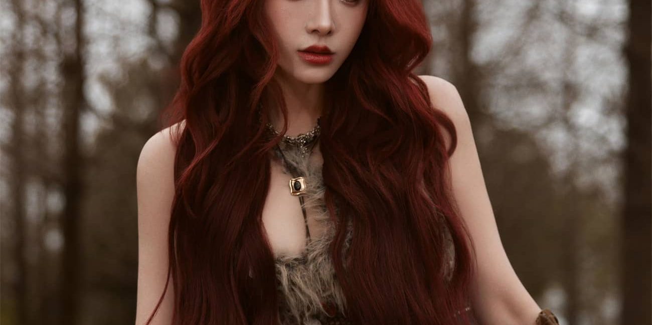 喻言，冷酷暗黑风穿搭