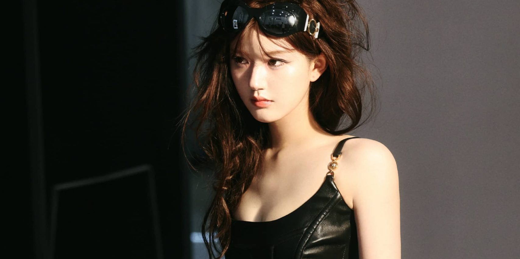 赵露思绯色少女大片