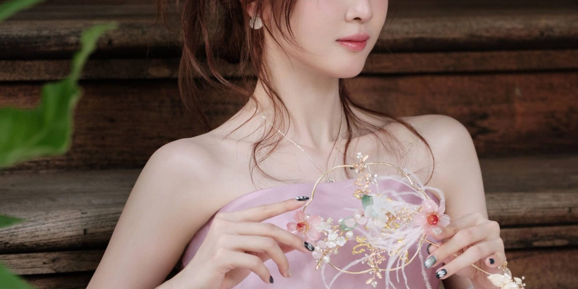 吴宣仪淡粉轻柔：看眸光清浅，道尽人间温柔