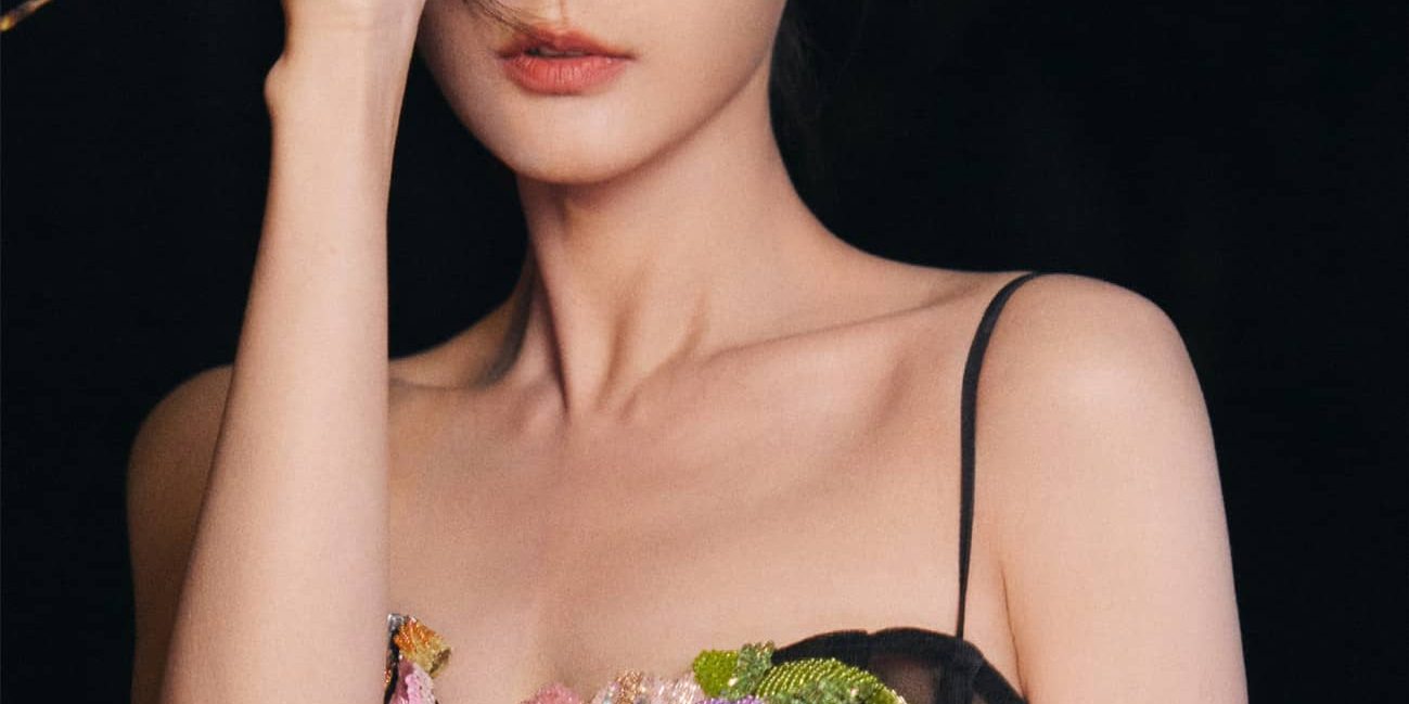 李一桐，又美又媚