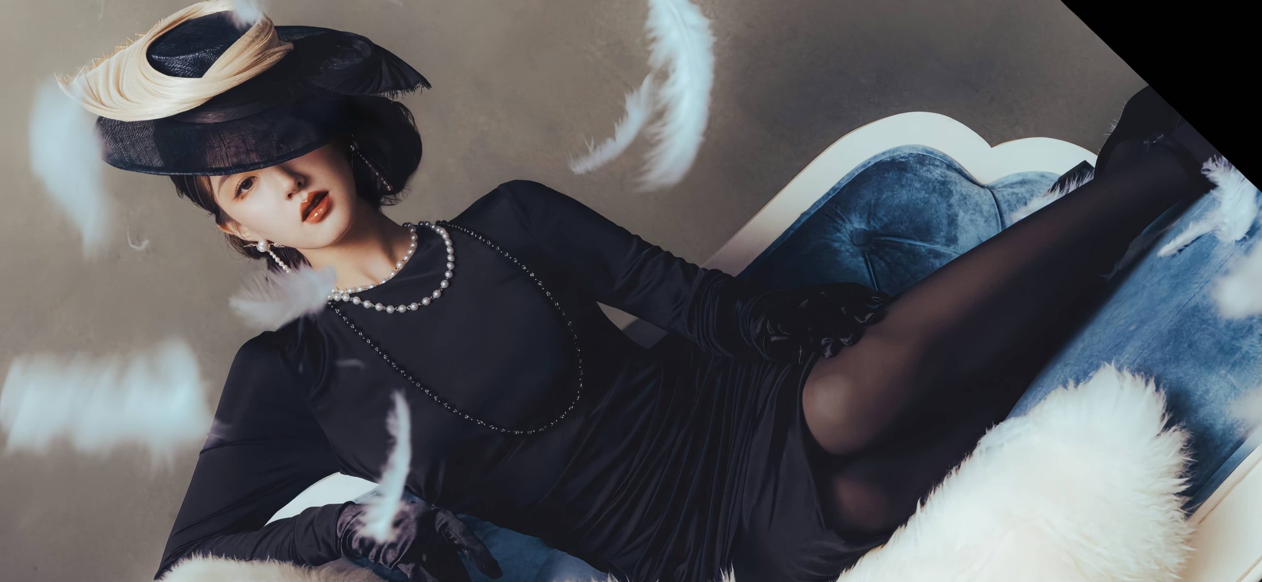 赵露思百变丝袜妆造大赏