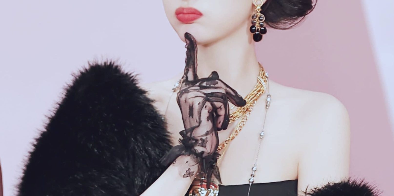 孟子义，好美丽的“猫女”