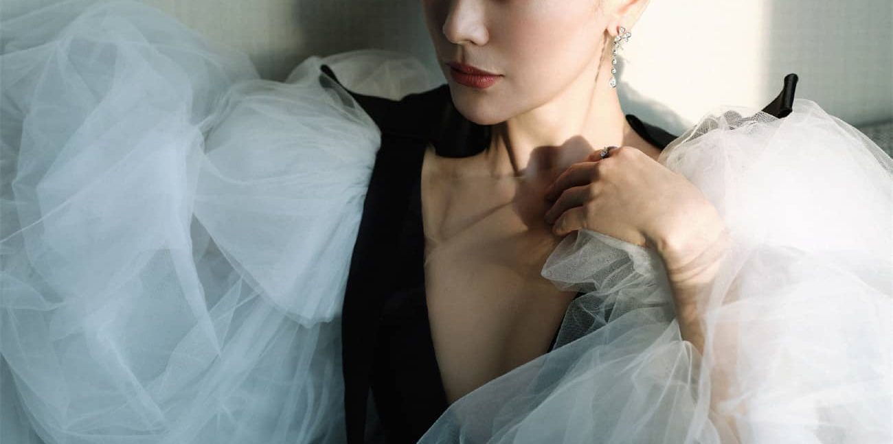 海清黑丝绒裙优雅温柔