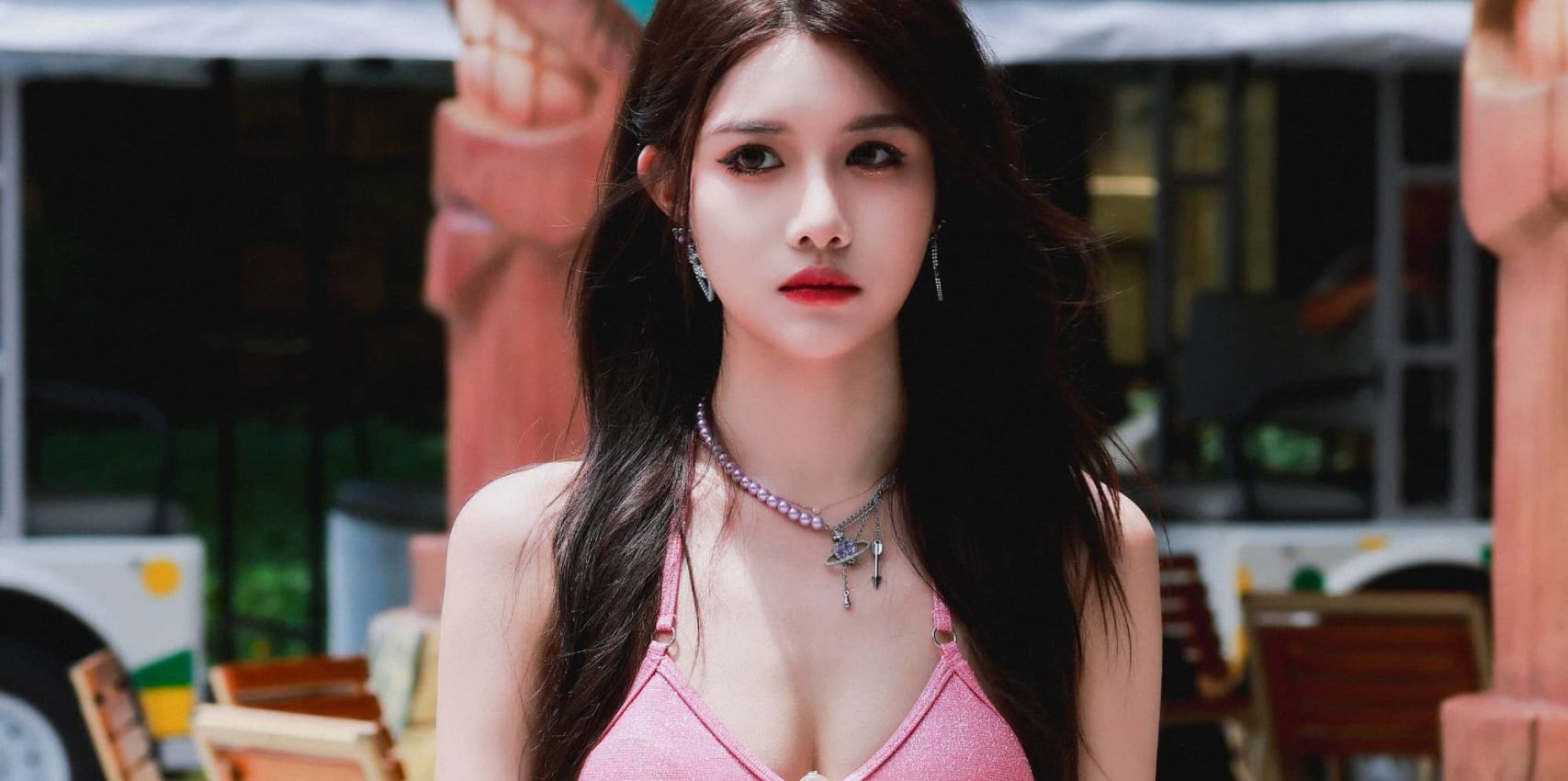 👙SNH-48朱怡欣粉色泳装