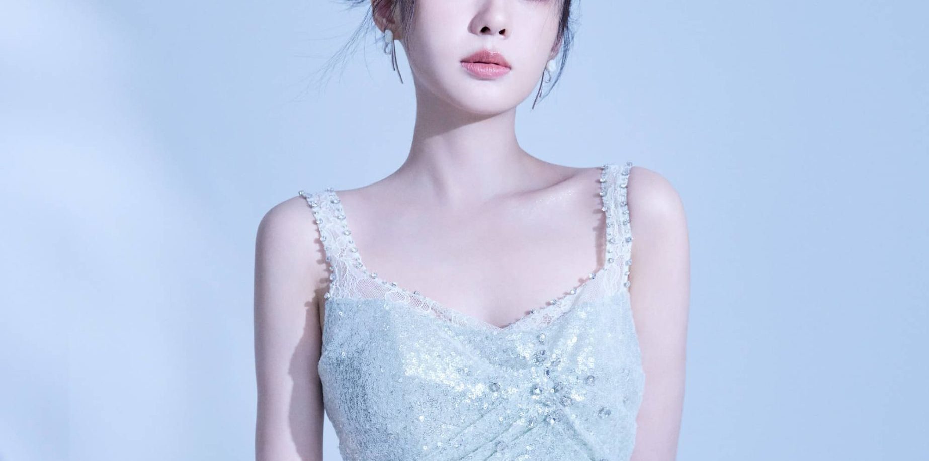 郑合惠子银色吊带长裙美人鱼