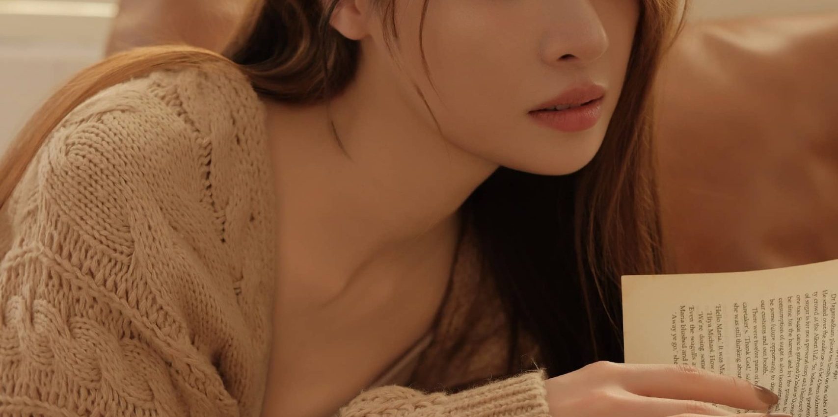 隆妮冬季温柔毛衣穿搭