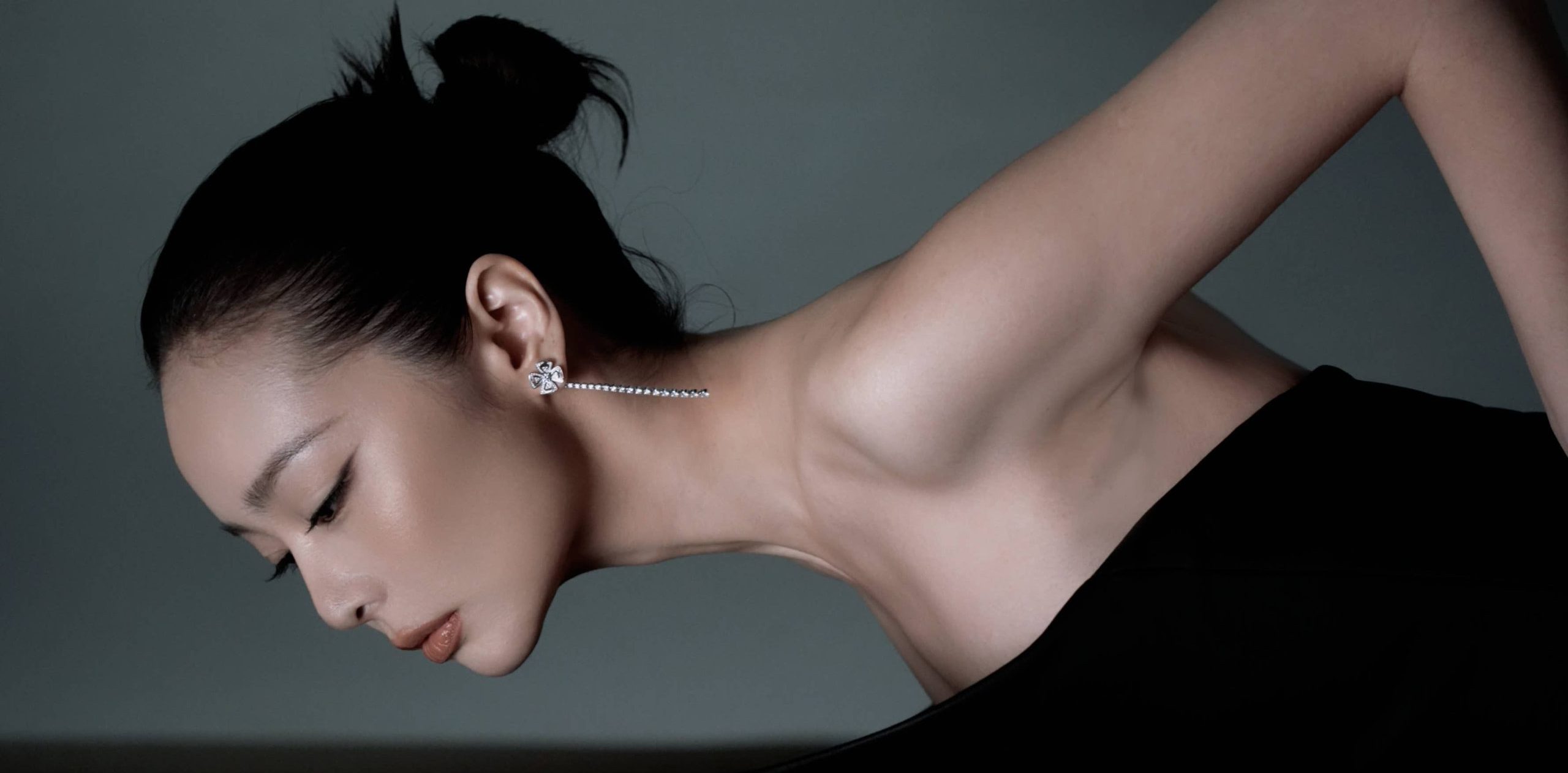 高叶：暗黑简约风尚大片