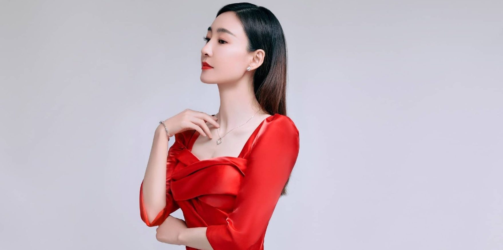 王丽坤中式旗袍礼服穿搭大赏