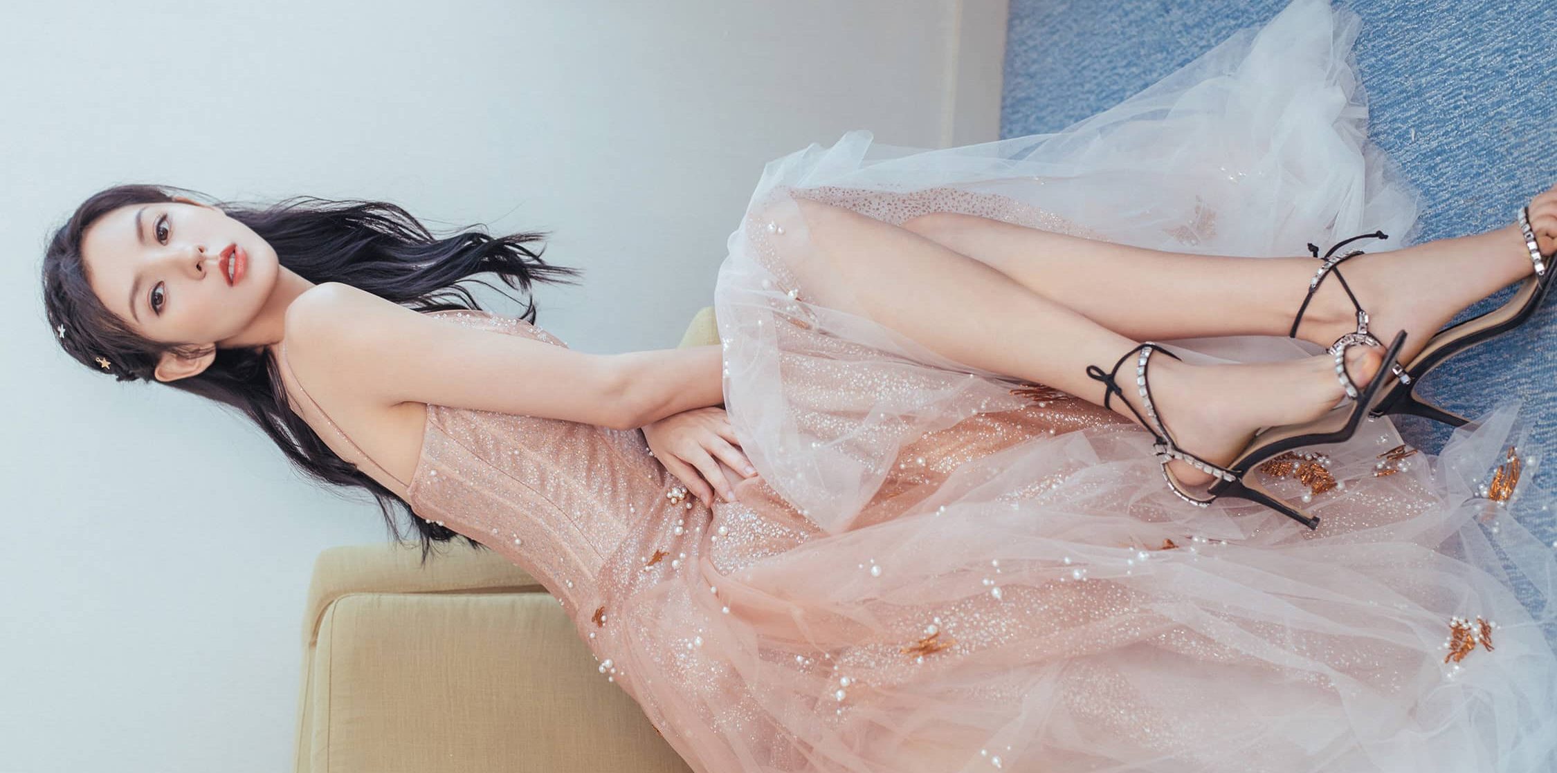 张予曦，白月光美腿写真精选