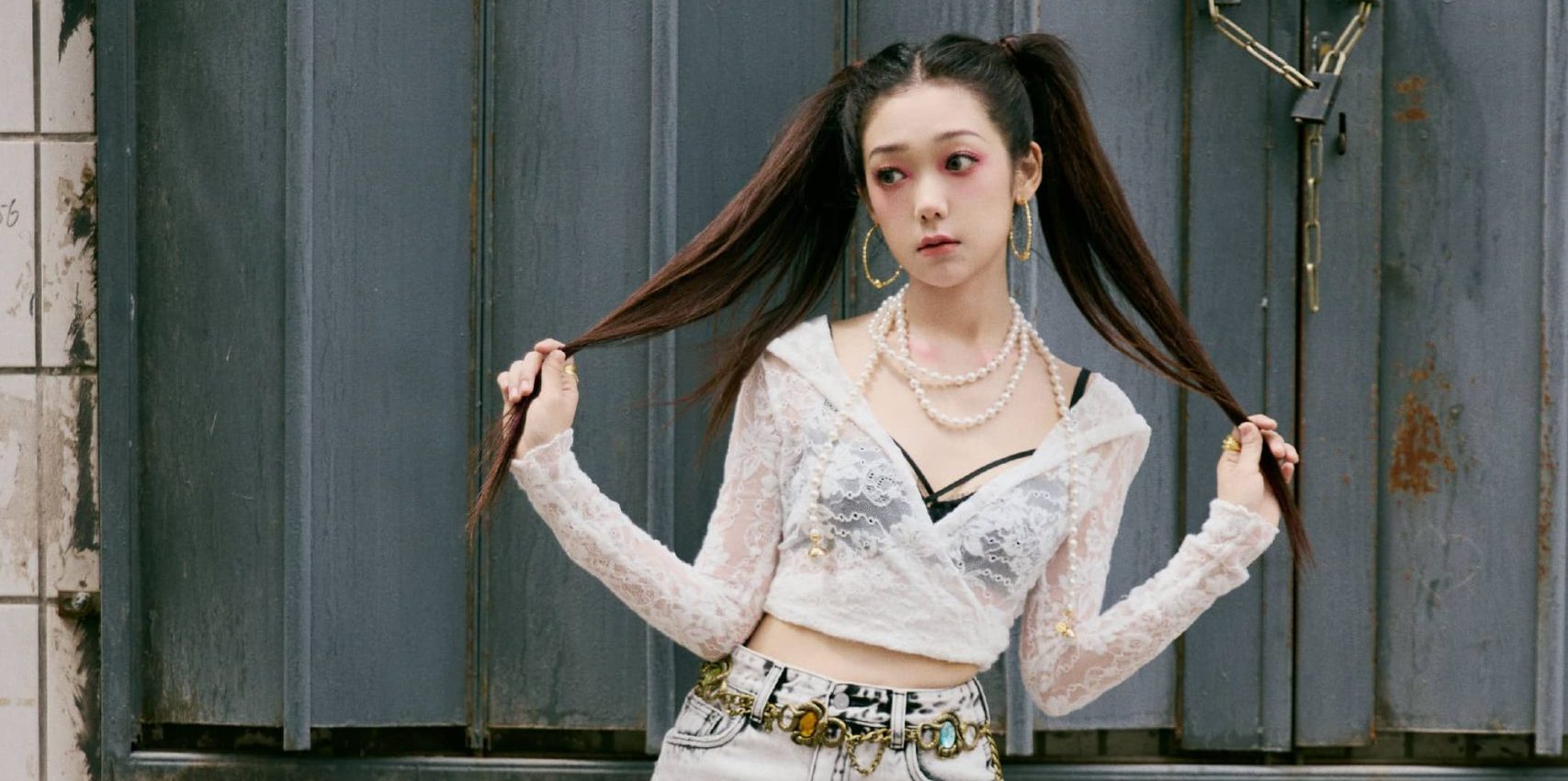 希林娜依高，甜酷马尾少女