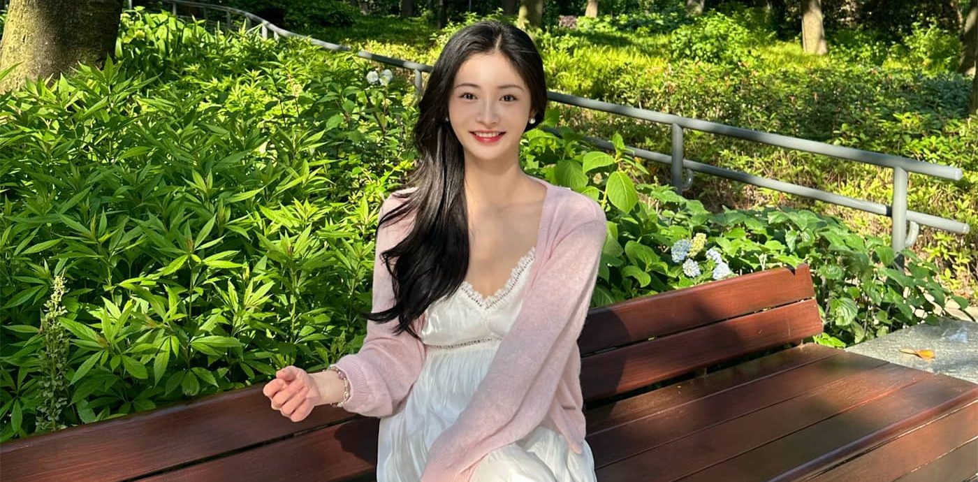 周洁琼，初夏的温柔穿搭色彩