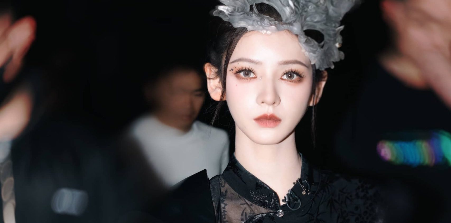 张予曦，面具女王