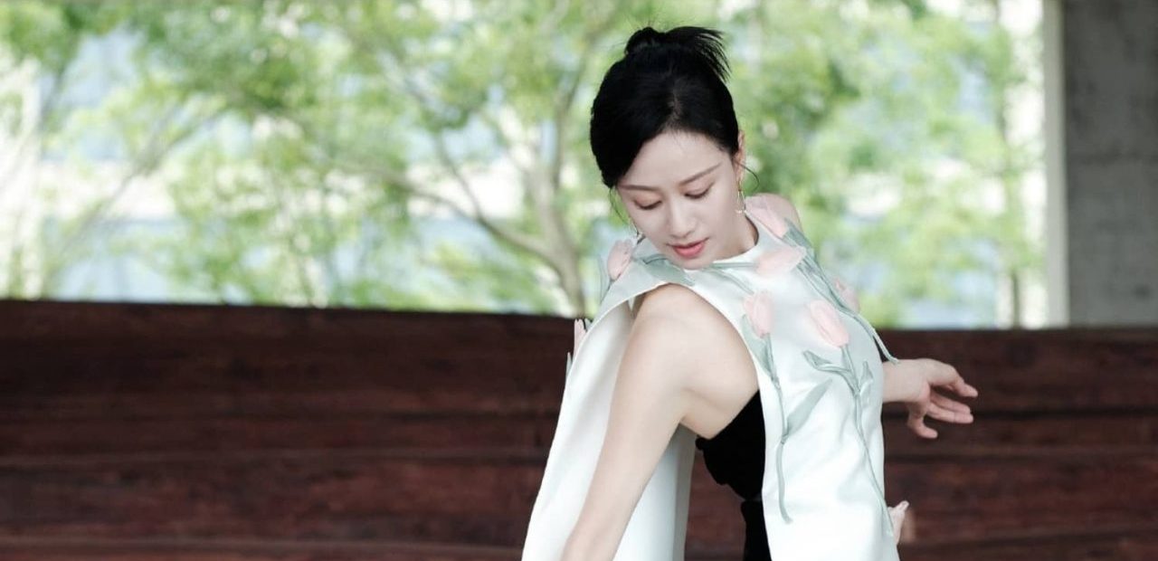 倪虹洁，这套妆造好合适