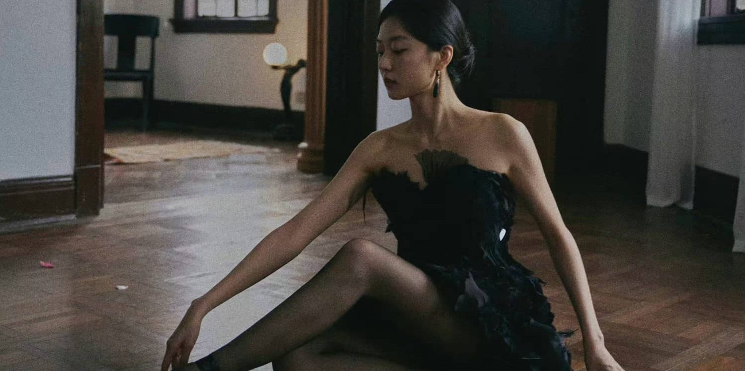 孙千，黑纱丝袜妆造迷人大长腿