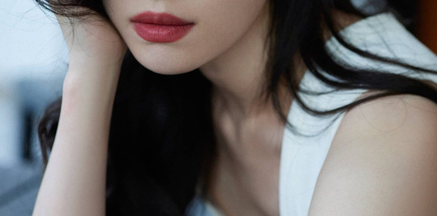倪妮，纯色的浪漫格调
