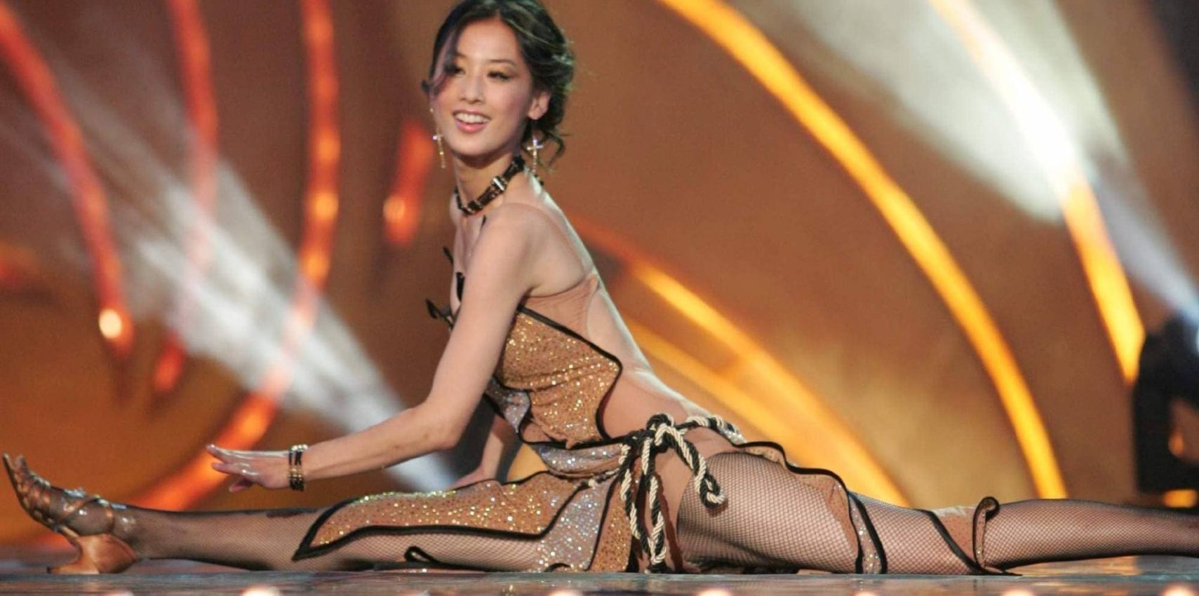 黄圣依丝袜妆造美图集