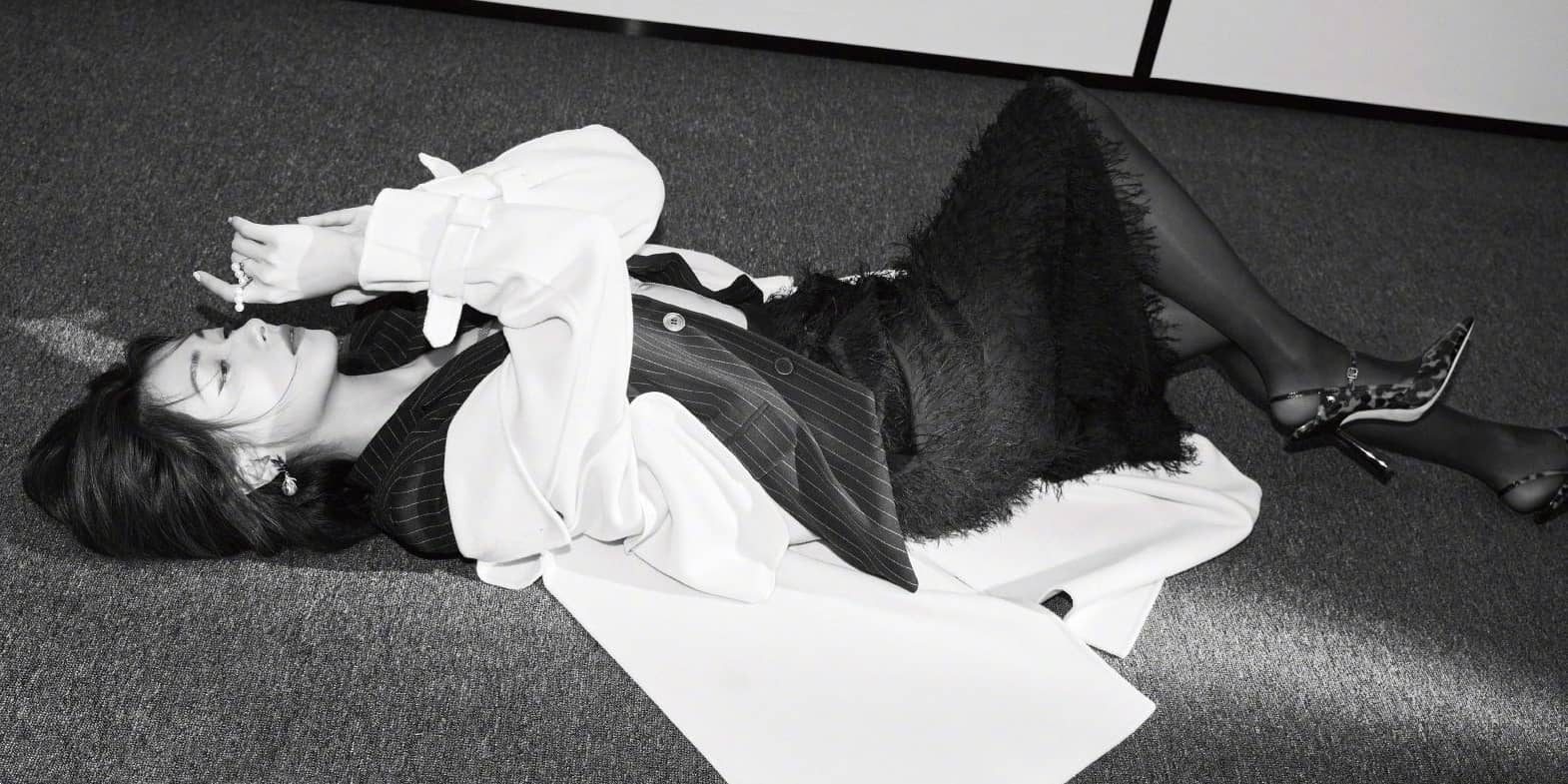 万茜丝袜妆造精选