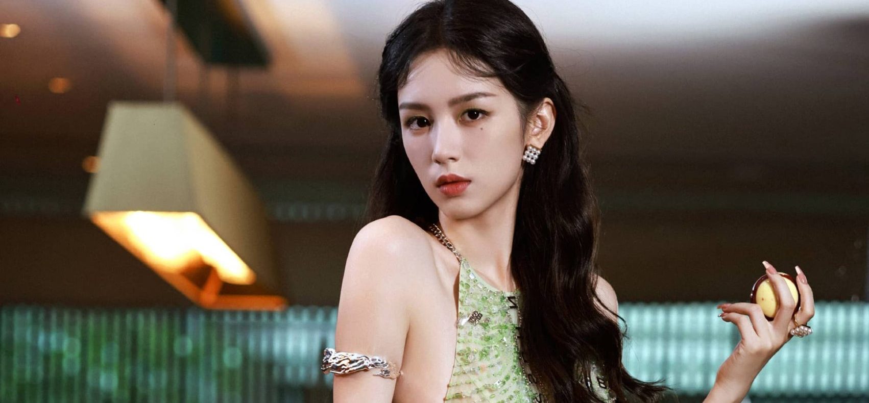 周也，绿色千层蛋糕裙，清新怡人