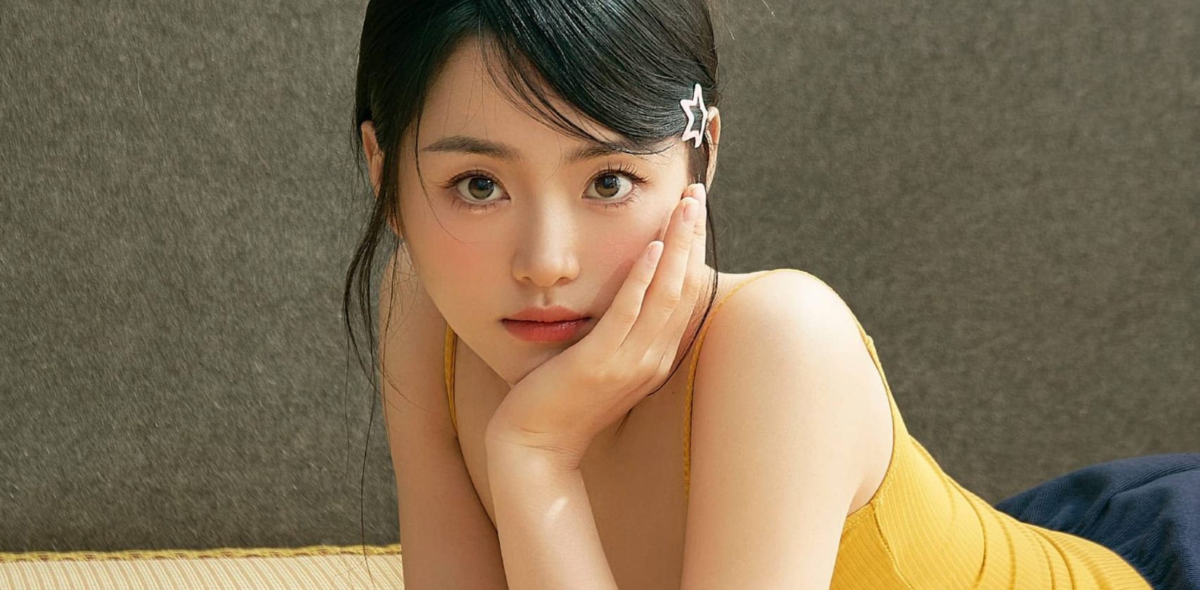 邹梓越小清新私服，穿柚色小吊带的“小吃货”