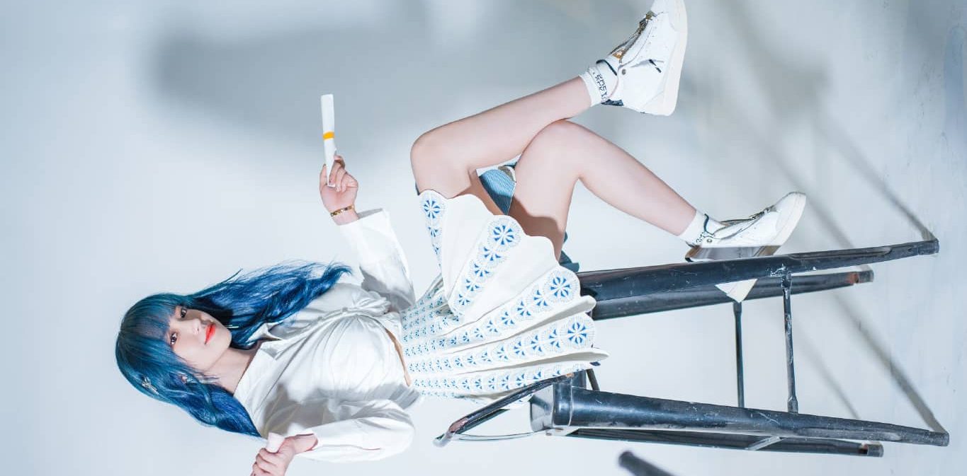 程潇，蓝发少女，靓丽怡人