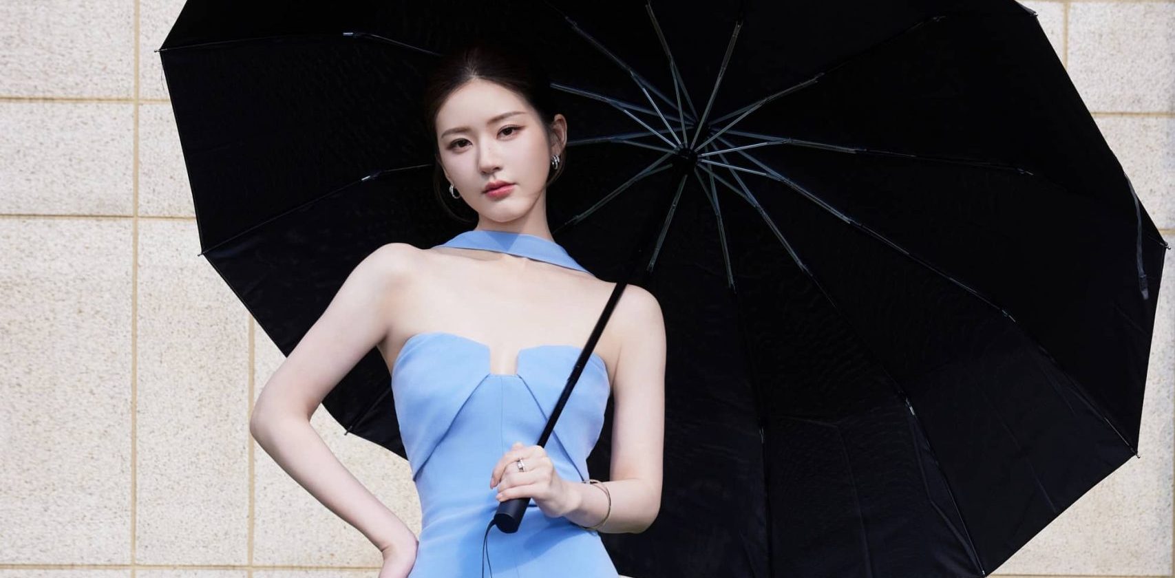 赵露思，秋日的一抹蓝，灵动优雅