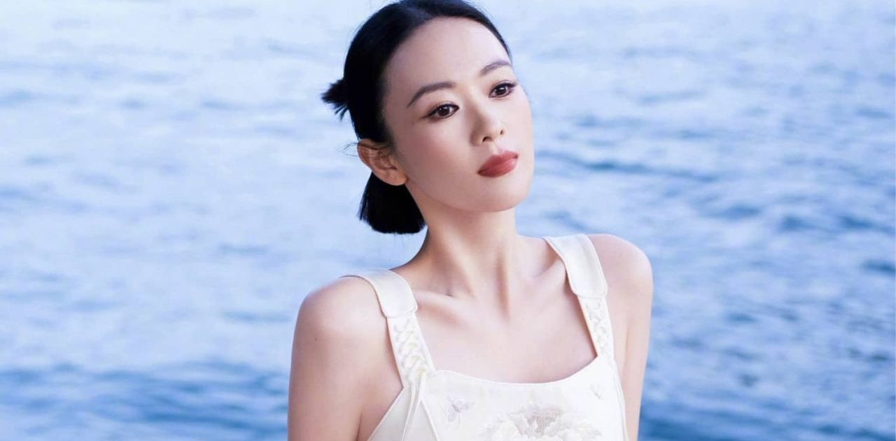 童瑶壁纸大赏：白裙曼妙的温柔格调