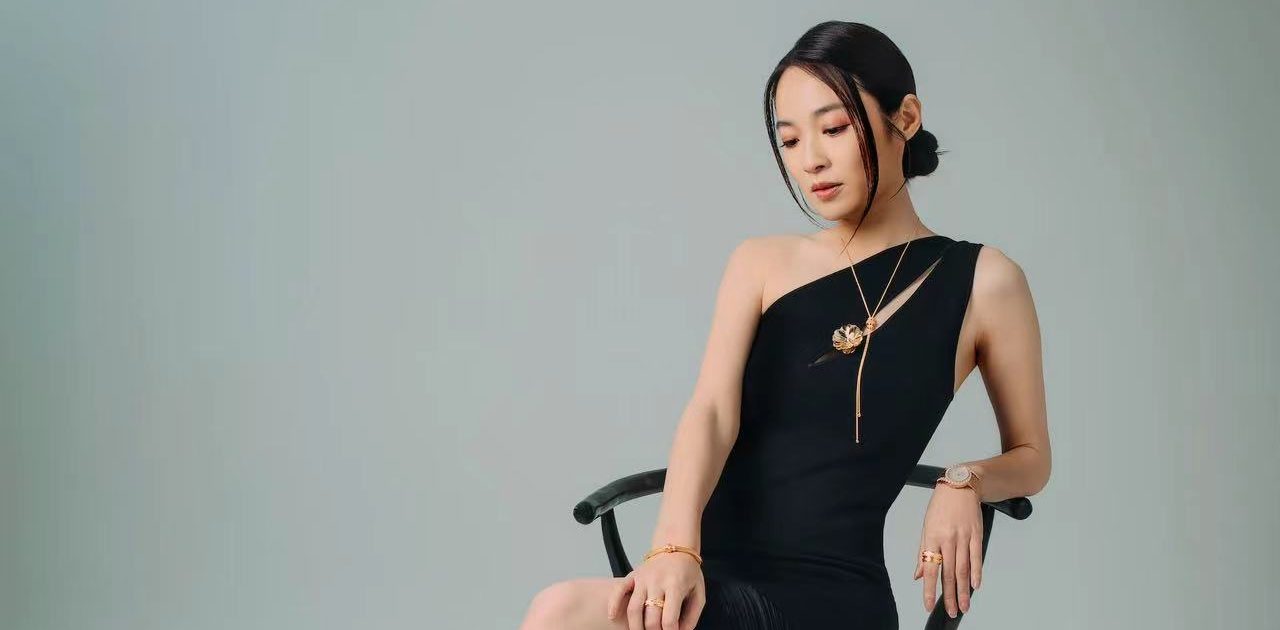 港星蔡洁，黑白交织，优雅甜美