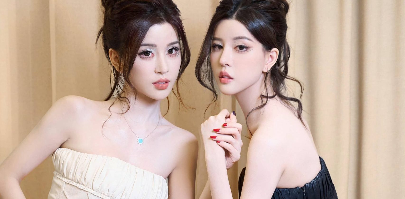 by2双人写真模版，黑白搭配姐妹花