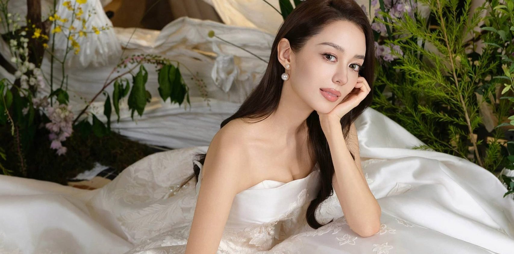 吉娜爱丽丝「时尚新娘」封面