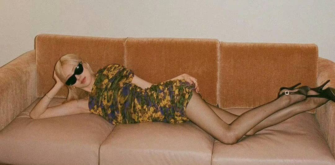 Rosé朴彩英，丝袜大长腿穿搭精选