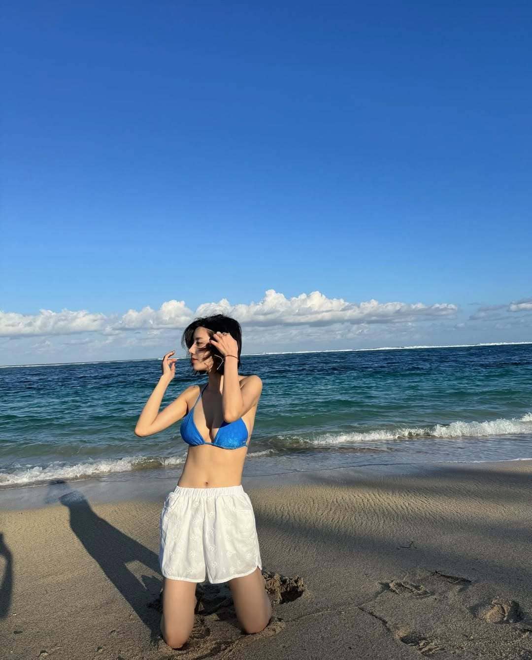 权恩妃 造型图11