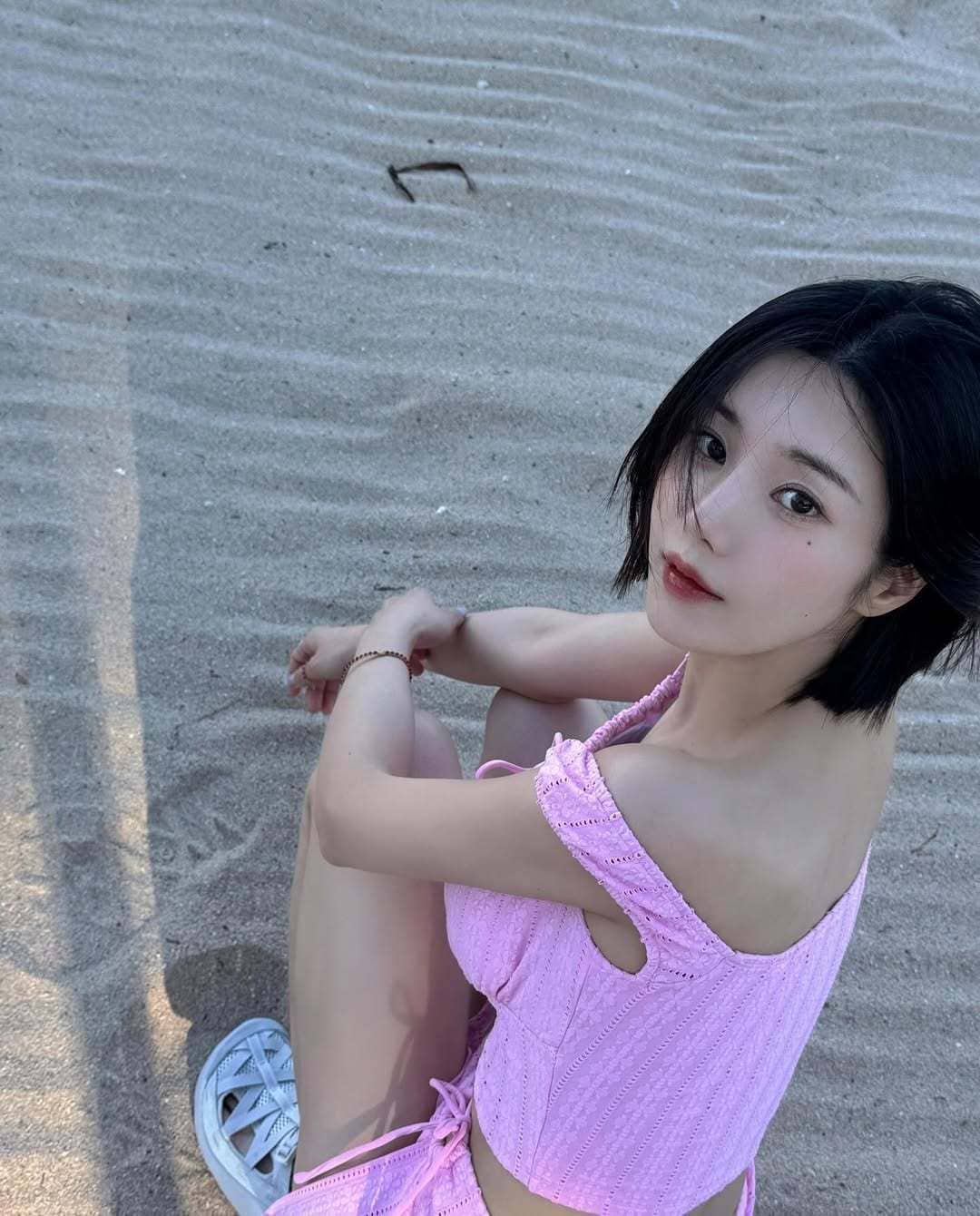 权恩妃 造型图13